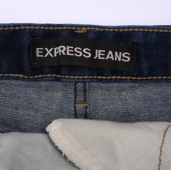 ExpressJeansEmbroidered Denim Stretch ShortsSz 2 - Picture 6 of 8